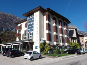 Отель Hotel Vezzano  Веццано